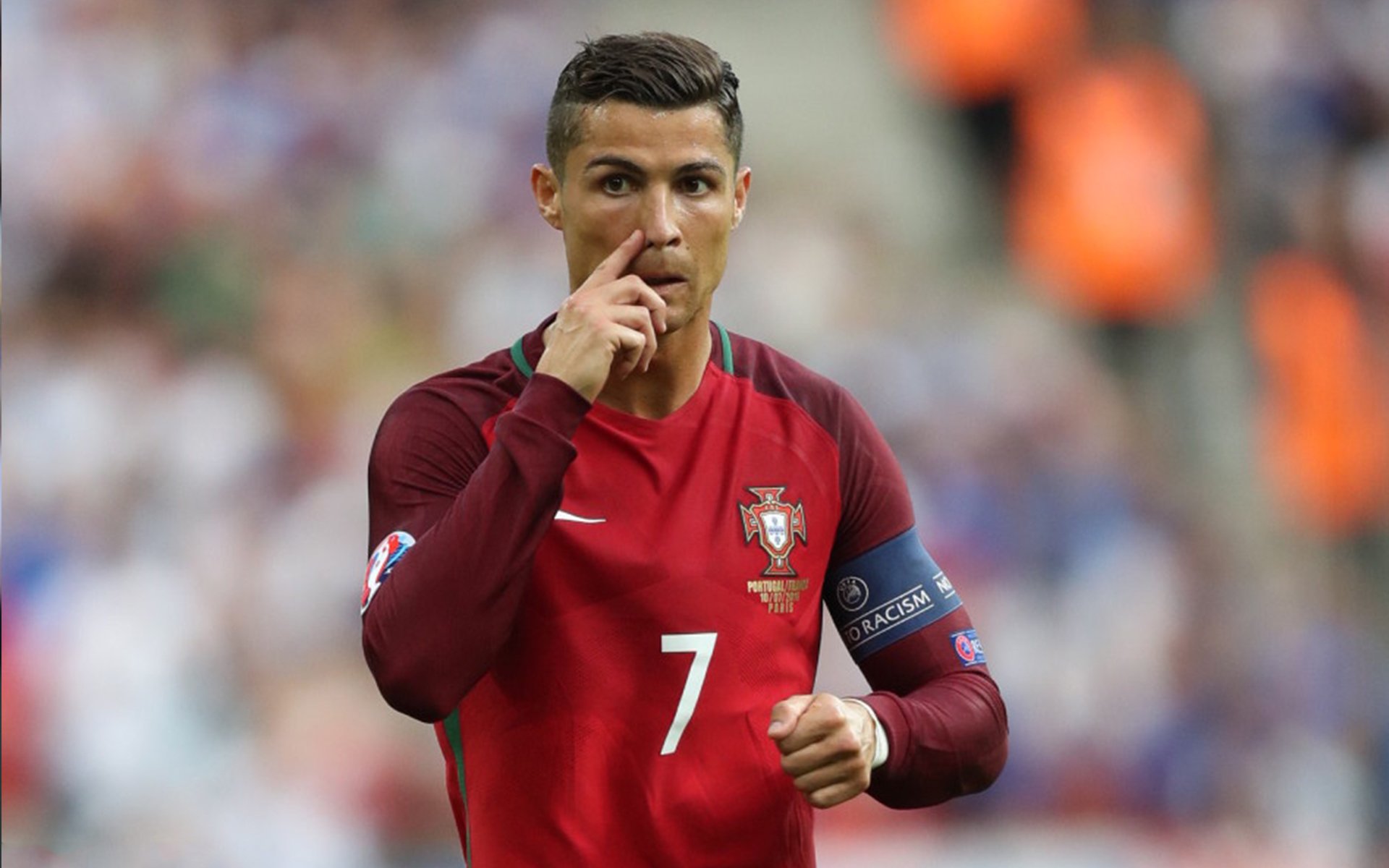 “腰旗橄榄球:成都七中东部赛场新运动体验,赛况惊心动魄”